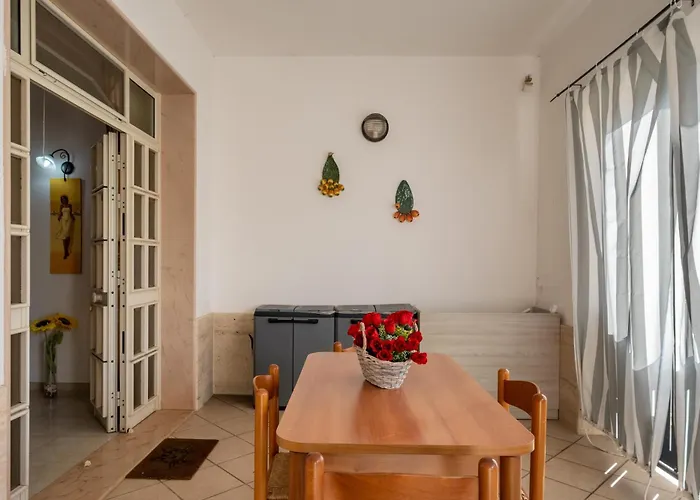 11 - Centro Holiday home
